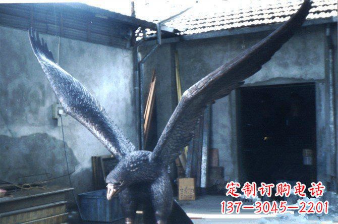 湖州铸铜老鹰企业动物铜雕